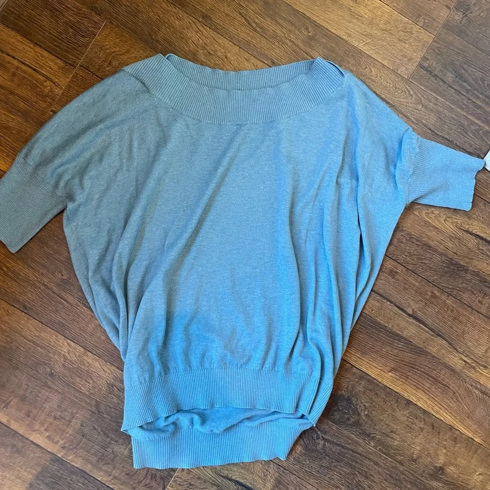 CAbi comfy soft short sleeved Women's Sweater size Medium - Picture 3 of 6